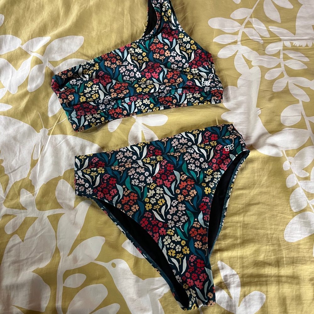 ALBION COSTA FLORAL ICON SWIM CROP one shoulder